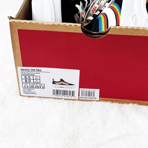NIB Vans Old Skool Sentry Pride Black & White Platform Shoes Sneakers - Picture 8 of 10